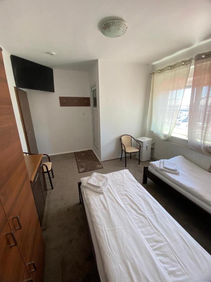 451 Rooms Graz Exterior photo