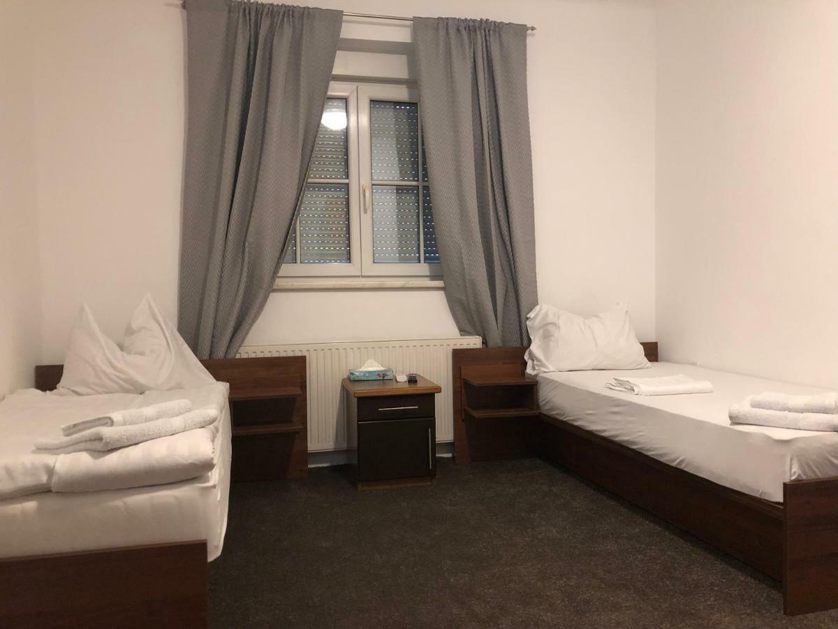 451 Rooms Graz Exterior photo