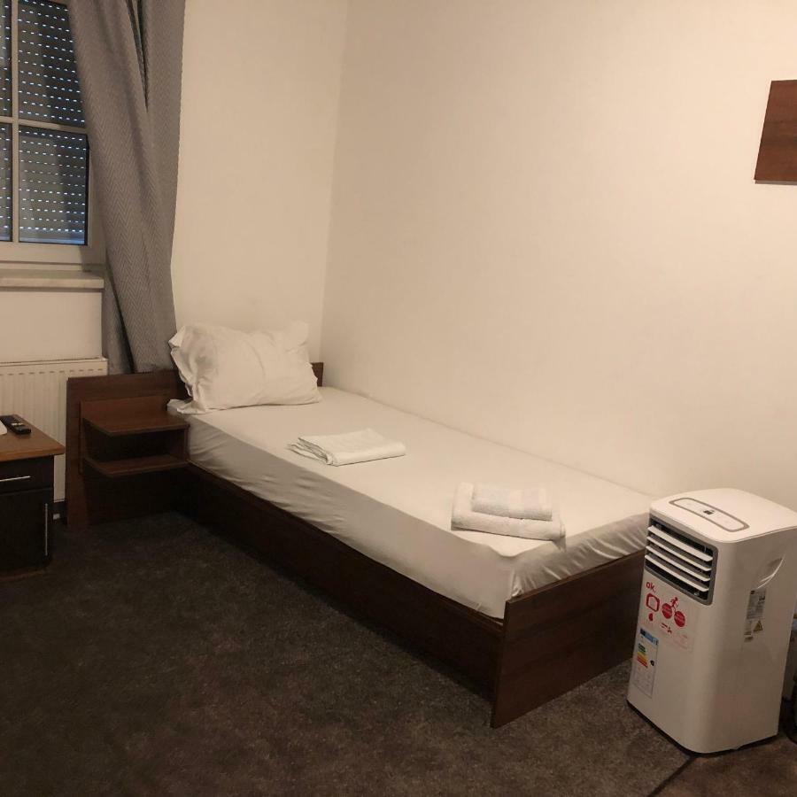 451 Rooms Graz Exterior photo